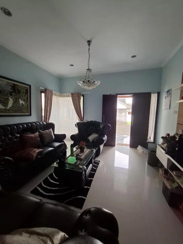 Dijual Rumah 2 Lantai Full Furnished Fasco Mansion Sariharjo Ngaglik foto 3