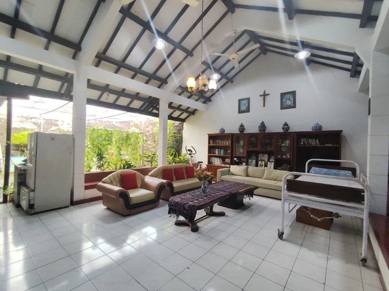 Dijual Rumah Mewah 2 Lantai Sambilegi Lor Maguwoharjo foto 2