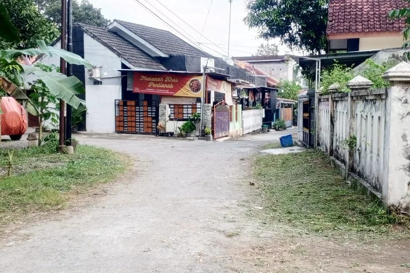 Dijual Tanah 242 m² di Purwomartani, Kalasan foto 2
