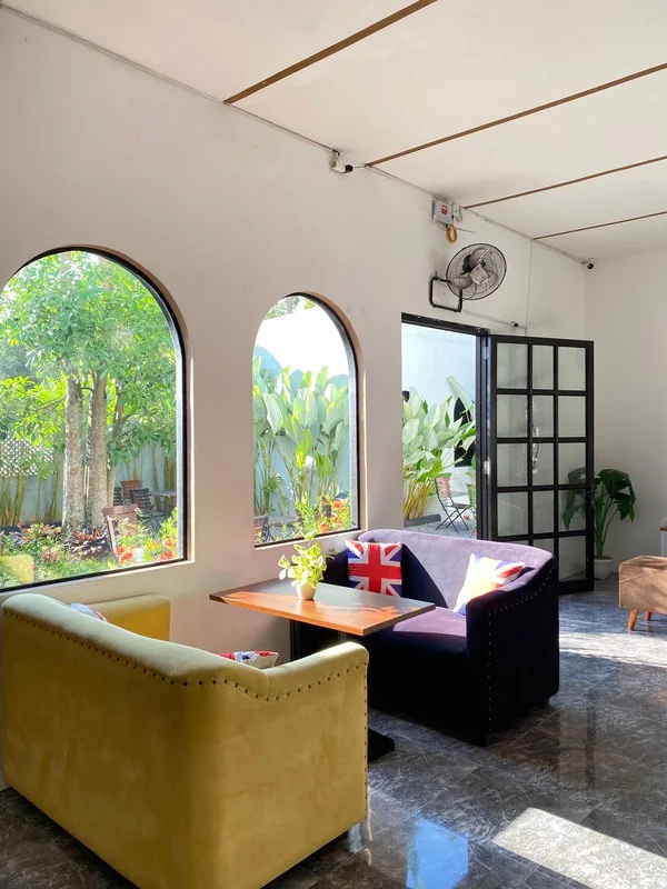 Dijual Usaha Villa Cafe Resto Borobudur Magelang foto 3