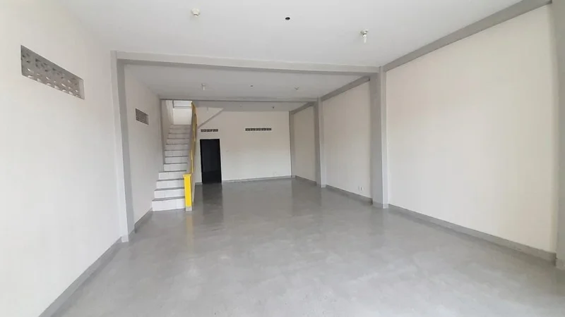 Disewakan Ruko 3 Lantai Jalan Magelang Sleman foto 5