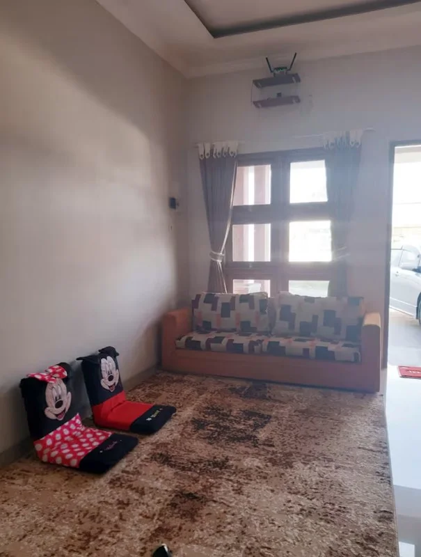 Disewakan Rumah Furnished Trihanggo Gamping Sleman Siap Huni foto 2
