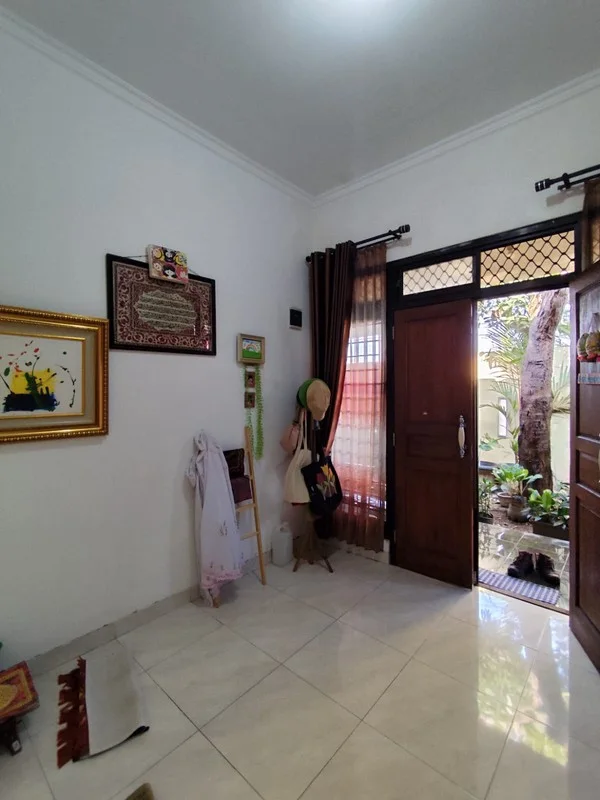 Disewakan Rumah Semi-Furnished 3 Kamar di Caturtunggal foto 2