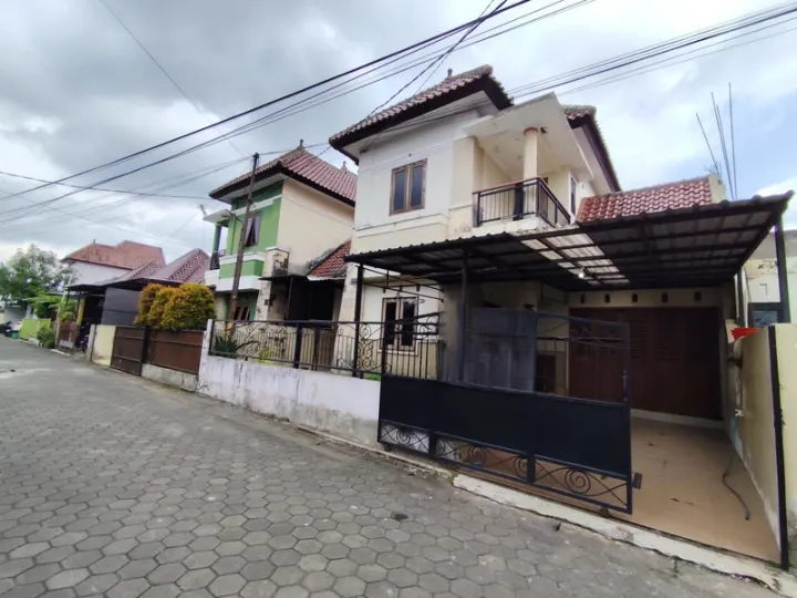 Rumah 2 Lantai Sardonoharjo Dekat Kampus UII