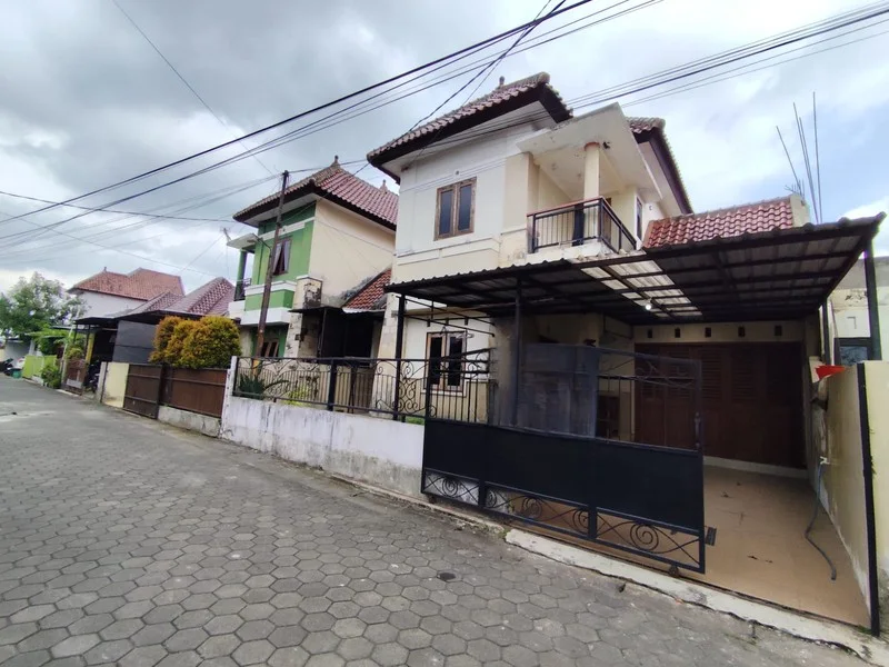Rumah 2 Lantai Sardonoharjo Dekat Kampus UII