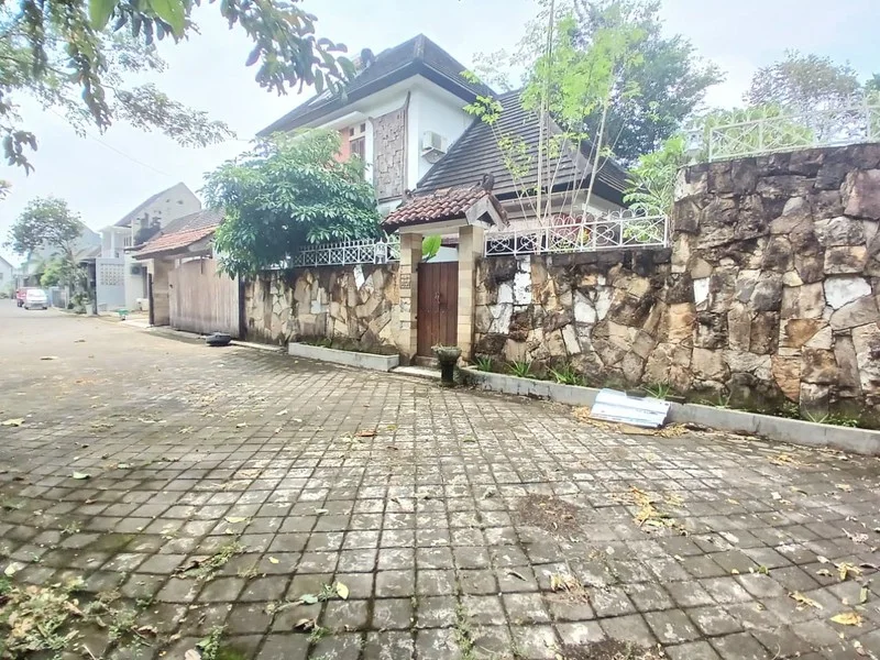 Rumah Mewah 2 Lantai Perumahan Maguwoharjo foto 3