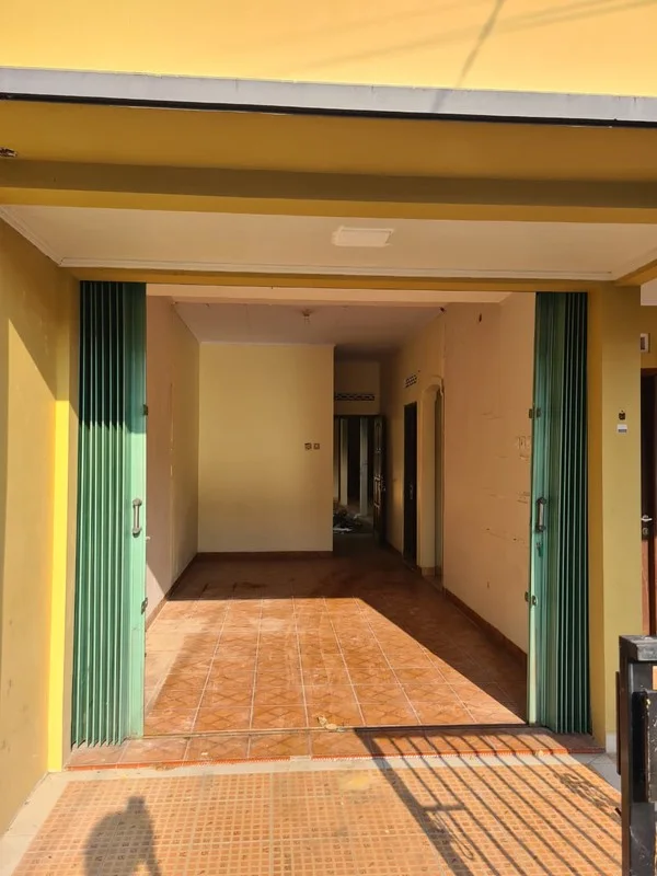 Sewa Rumah 5 Kamar Perum Pemda Seturan Indah foto 2