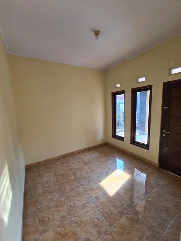 Sewa Rumah 5 Kamar Perum Pemda Seturan Indah foto 5