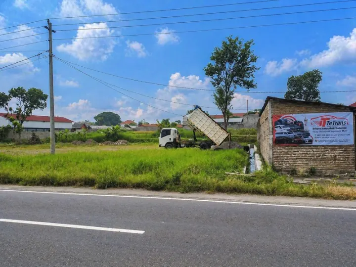 Tanah Tepi Jalan Raya Cangkringan Purwomartani